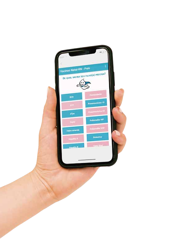 Imagem de uma mão segurando um celular com a imagem do App Vacinas